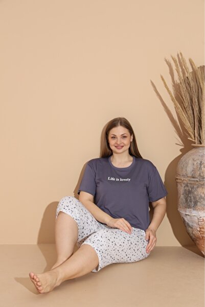 Temporium Women's Curve Plus Size Milan Fabric Capri Short Sleeve Pajama Set