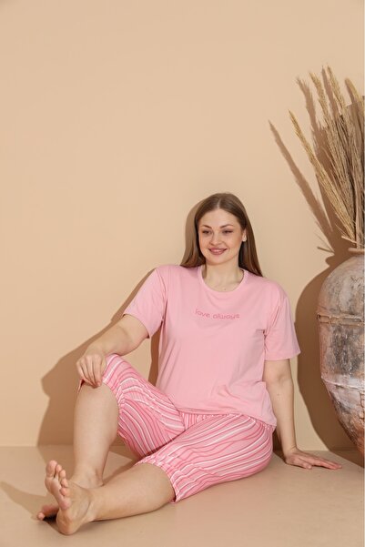 Temporium Women's Curve Plus Size Milan Fabric Capri Short Sleeve Pajama Set