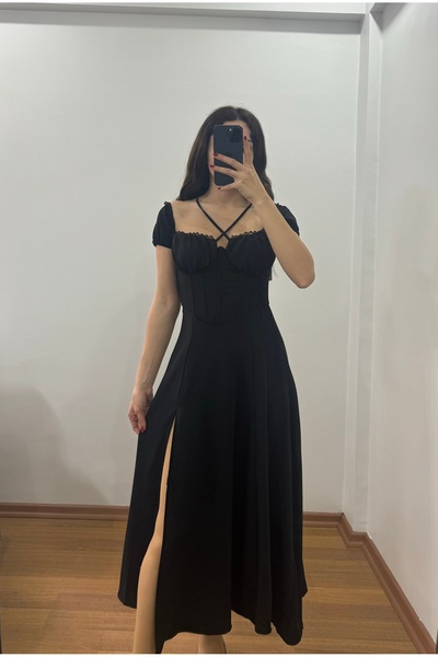 Yırtmaçlı Siyah Uzun Elbise
