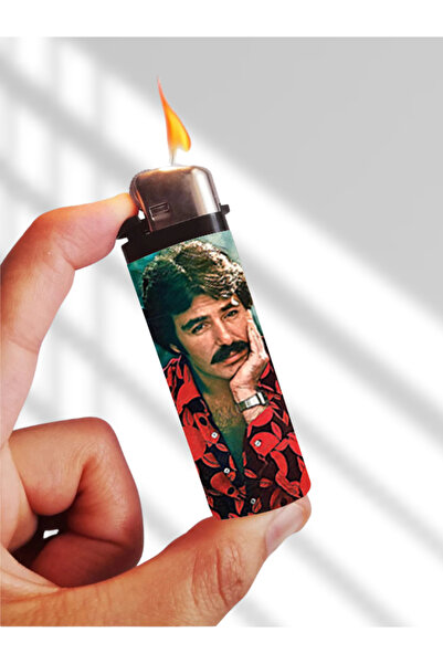 Huggy Craft Ferdi Tayfur Kırmızı Gömlekli Fotoğraf Baskılı Full Kaplamalı Gazlı Doldurulabilir Çakmak