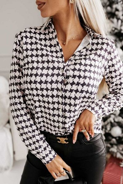 Özyuvam Women's Metal Button and Pocket Detail Moskrep Shirt