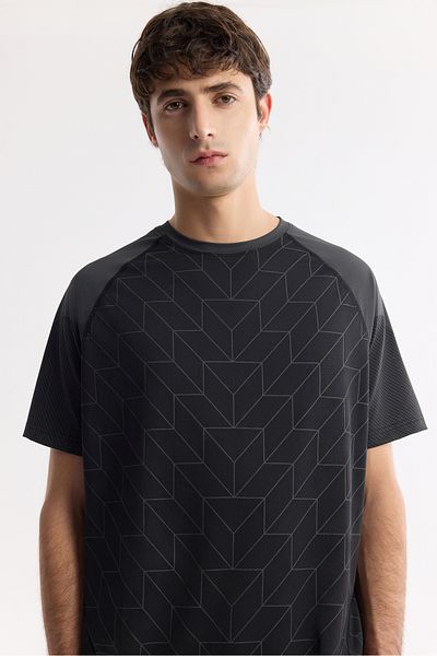 Avva Men's Black Crew Neck Geometric Patterned Blocky Technical Fabric Detailed T-Shirt A51Y1160