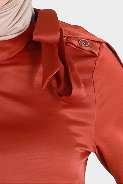 Alvina Bluz 42756 with Binding Detail