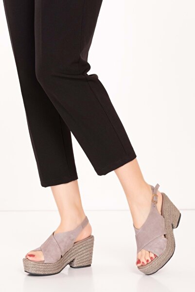 Gondol Kadın Hakiki Deri Dolgu Topuk Platform Sandalet Ell.7004