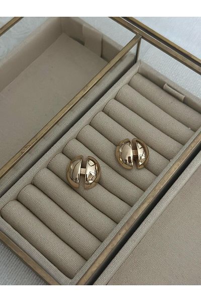 MyladyAccessoriess Special Series Minimal Earrings with Round Cut Plate Detail