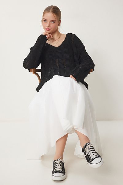 Happiness İstanbul Schwarzer Oversize-Strickpullover für Damen mit zerrissenem Detail KI00105
