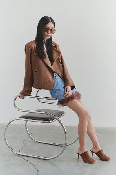Trendyol Collection Fusta mini din denim cu detaliu cu pene maro, ediție limitată TWOSS25ET00111