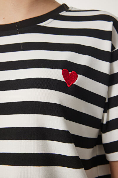 Happiness İstanbul Γυναικείο Μαύρο Λευκό Καρδιά Κεντημένο Ριγέ Πλεκτό T-Shirt AN00228