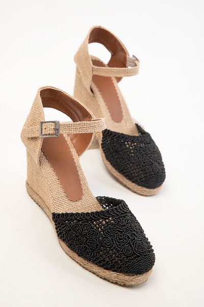 SOHO Schwarze Damenschuhe mit Keilabsatz 20457
