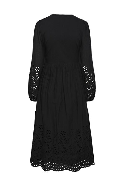 YAS. Dámské a dívčí šaty pro dospělé