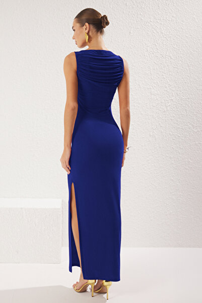 Trendyol Collection Saks Detailní límec s límečkem Pletené dlouhé elegantní večerní šaty Večerní šaty pro návrat domů TPRSS25AE00121