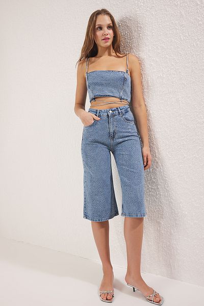 Trendyol Collection Лімітована серія синіх джинсових бермудських капрі TWOSS25SR00061 з вирізом TWOSS25SR00061