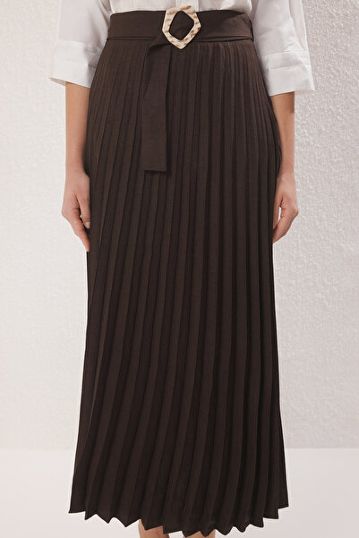 Trendyol Modest Hnědá pásková plisovaná detailní tkaná sukně TCTSS25EE00013
