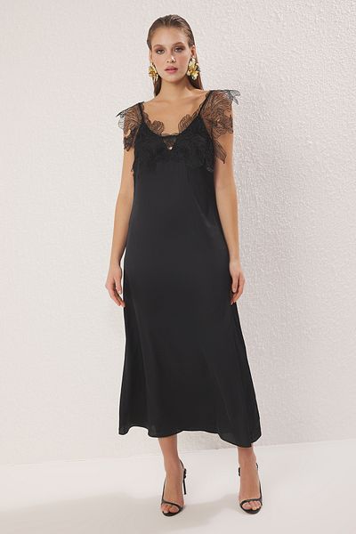 Trendyol Collection Μαύρο ίσιο ίσιο κομμένο δαντέλα με λεπτομέρεια υφαντό σατέν μίντι φόδρα Κομψό/βραδινό φόρεμα