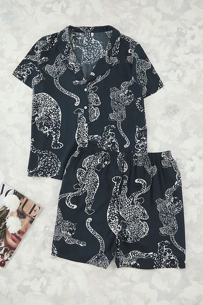 Trendyol Curve Anthrazitfarbenes, gewebtes Pyjama-Set mit Tigermuster und Kragen TBBSS24AI00072