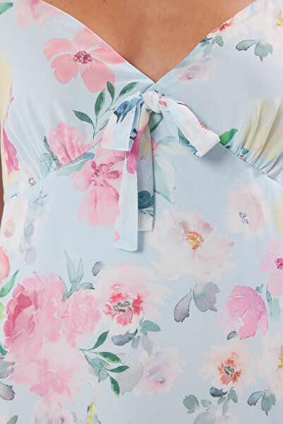 Trendyol Collection Světle modré květinové maxi tkané šaty TWOSS25EL00658