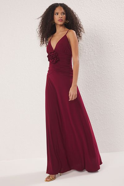 Trendyol Collection Burgunderrotes, detailliertes, gestricktes Maxi-Abendkleid mit Rosenmuster, Nachtabendkleid TPRSS25AE00180
