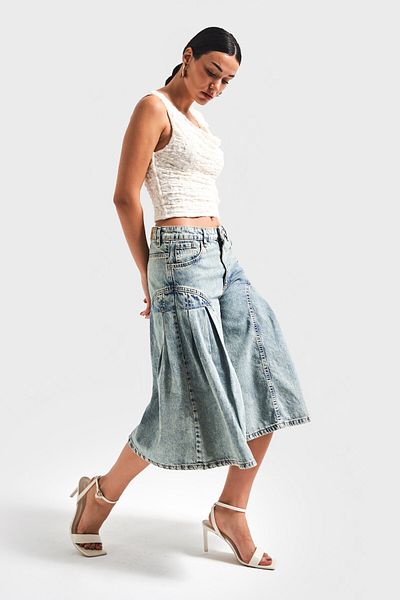 its basic Women's Elaphant Leg Fit 100% Koton V-3S5-65 Bermuda Denim Shorts
