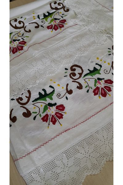 Papatyam Hand Knitting: 1 Piece Skirt, 2 Piece Pillow Hand Wrap, Lace/Vintage/Dowry Lace