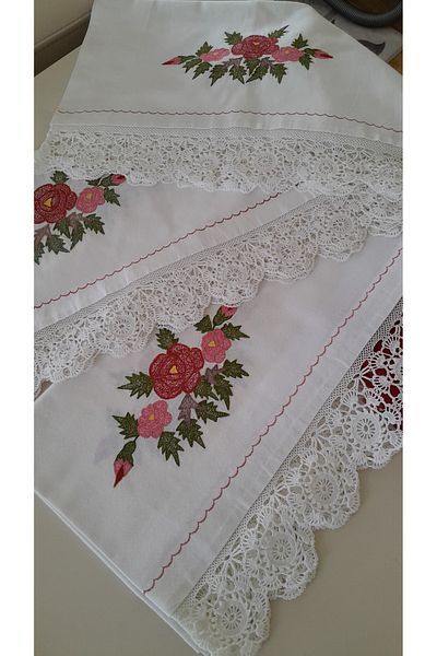Papatyam 2 Skirts (220X100), 1 Pillow (110X46) and Double-Sided Handcrafted Lace/Vintage/Dowry