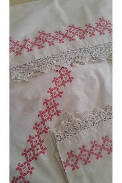 Papatyam 2 Pieces Skirt (210X100) and 2 Pieces Throw Pillow (58X56) Handcrafted Lace/Vintage/Dowry