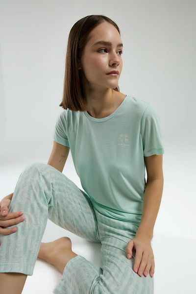 Pierre Cardin Women's Mint Capri Suit
