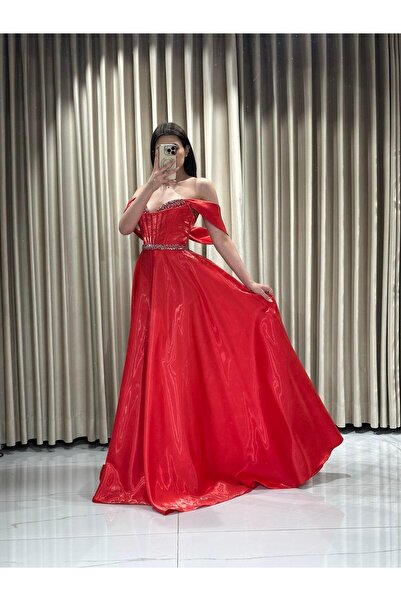 Kaleiçi Yıldızlar Kırmızı Yakası Taşlı Balenli Organze Elbise