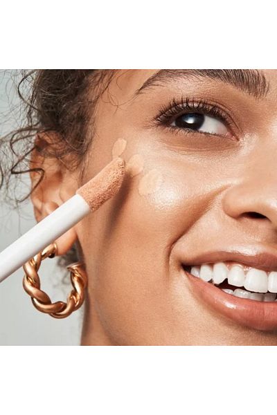 Huda Beauty e.l.f. Halo Glow Liquid Filter Complexion Booster – 2 Fair/Light, 31.5ml Illuminating Liquid Makeup
