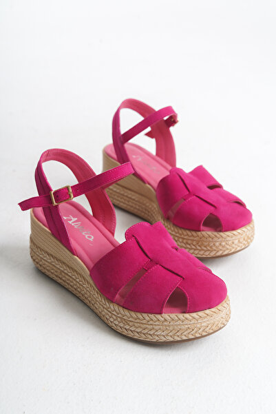 Elile Shoes صندل بكعب عريض من الجلد الطبيعي ونعل ناعم
