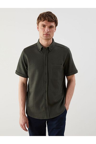 LC Waikiki Ανδρικό πουκάμισο LCWAIKIKI Classic Khaki Regular Fit με κοντό μανίκι ποπλίνα
