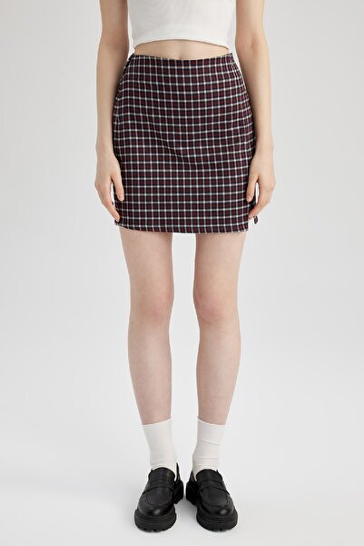 DeFacto Kare Desenli Yırtmaçlı Dokuma Mini Etek A2289ax22au
