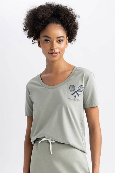DeFacto Crew Neck and Back Printed Athlete T-Shirt - Short Sleeve A8914ax23hs
