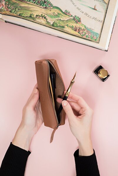 Leather Paper علبة أقلام ورقية من الجلد بنمط الكونياك