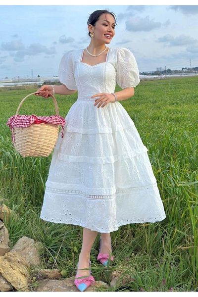 Afiş Butik White Heart Collar Scallop Midi Dress