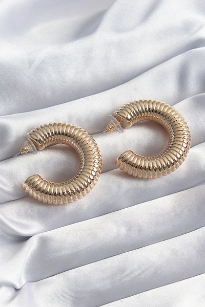 Clariss Brass Gold Color Processing Detail Hoop Model Women's Earrings