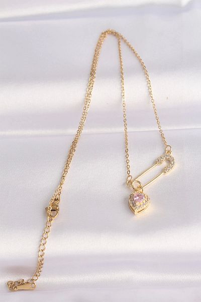 Clariss 316L Steel Chain Gold Color Zircon Stone Heart Detail Safety Pin Design Necklace
