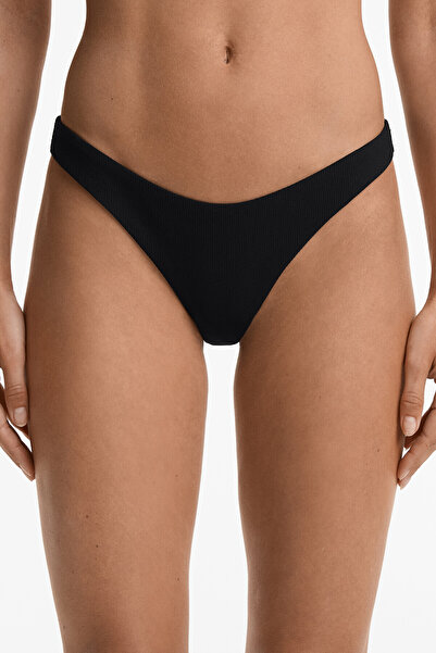 Oysho U kesim pike Brezilya modeli bikini altı