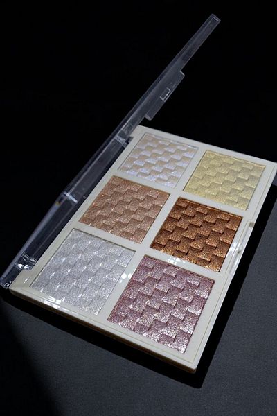 wonderway Highlighter Palette - with Eye Pencil