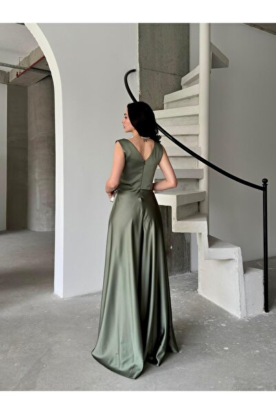 Serica Moda Βραδινό φόρεμα από σατέν με λεπτομέρεια ώμου με διπλό γιακά χακί