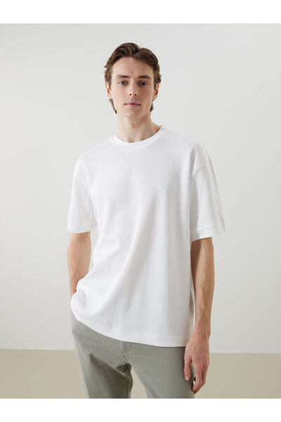 LC Waikiki Nevavm with a Difference Oval Collar Short Sleeve Men's T-Shirt