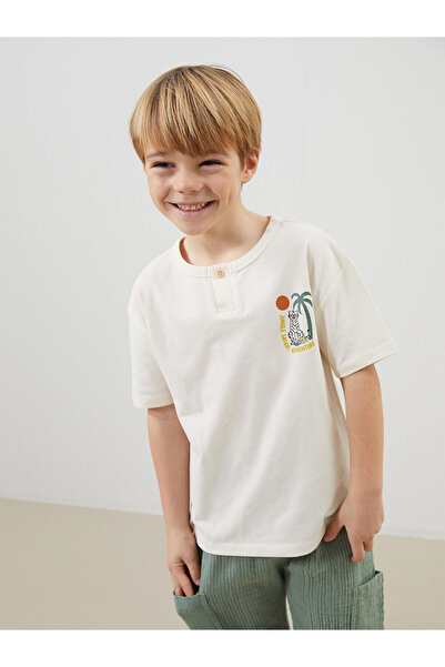 LC Waikiki Nova sezonska okrugla kragna majica za dečake sa printom - S57096Z1