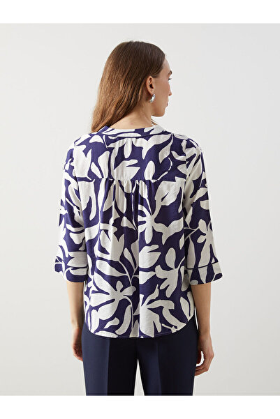 LC Waikiki Mavi Kaçık Yaka Çiçekli Kadın Bluz