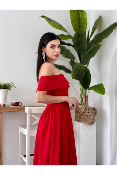 Afiş Butik Piros Madonna galléros rakott hosszú ruha