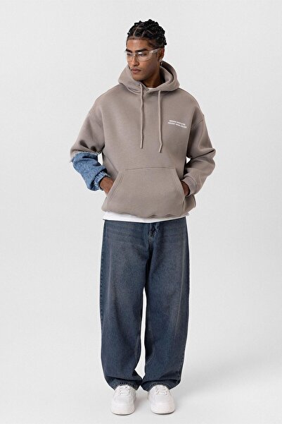 VAMOSCLO سويت شيرت كبير الحجم بتفاصيل أكمام بغطاء للرأس موديل المنك