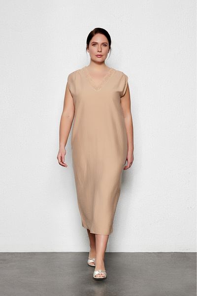 LUOKK Plus Size Beige Lace Detailed Midi Dress