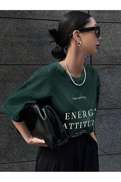 CLAYES تي شيرت Energy Attitudy Single Jersey - تي شيرت بأكمام قصيرة ورقبة دائرية كبيرة الحجم مطبوع باللون الأخضر النفتي