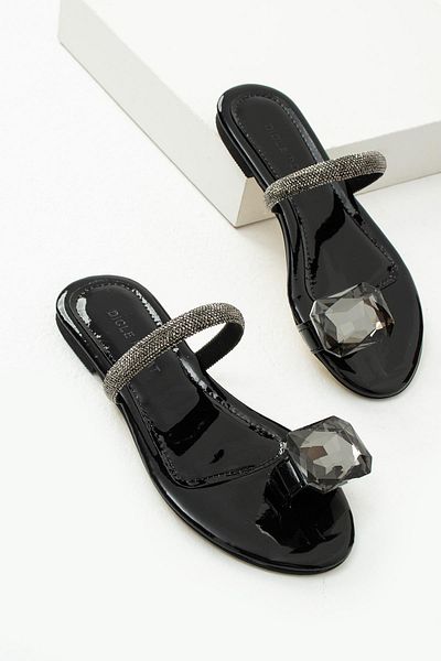 diclepolat Women's Flip Flops Stone Flat Sole Slippers Ring Black