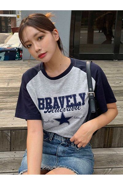 DUBU BUTİK تي شيرت Bravely Segmented Single Jersey - تي شيرت أزرق داكن ورمادي مطبوع كبير الحجم برقبة دائرية وأكمام قصيرة