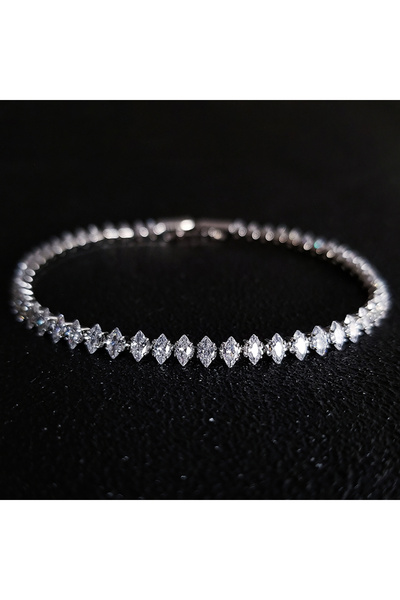 Choice سوار تنس صغير 18 سم 2024 جديد بيضاوي الشكل مربع الشكل فاخر باللون الفضي على اليد