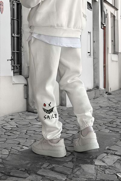 DUBU BUTİK White Jogger Sweatpants - Smile Face Design